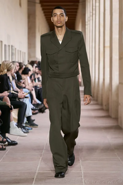 Look 44